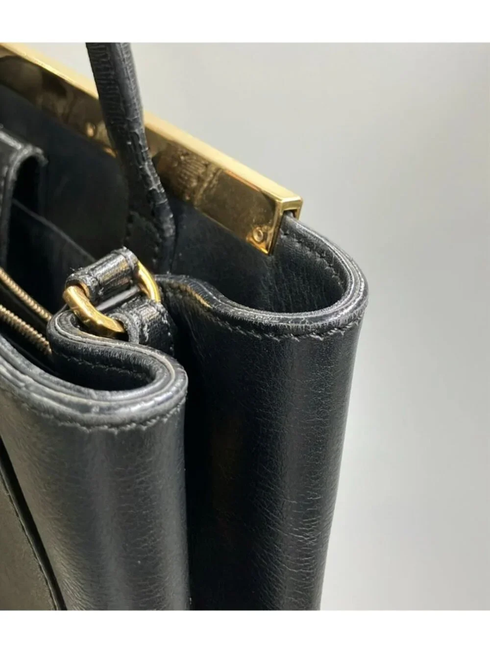 Fendi 2-Way Shoulder Bag Crossbody Leather
